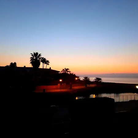 Cosy House With Garden Infront Of The Sea Appartement Creixell