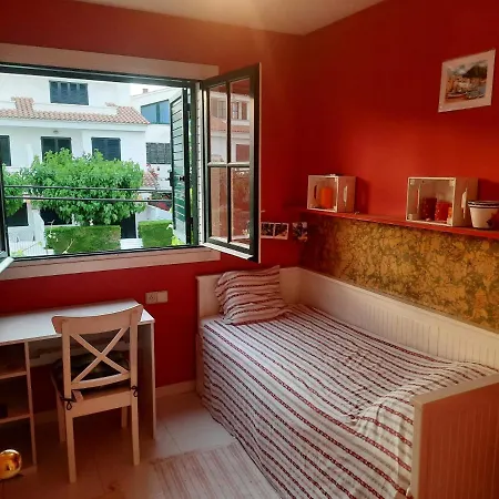 Cosy House With Garden Infront Of The Sea Appartement *